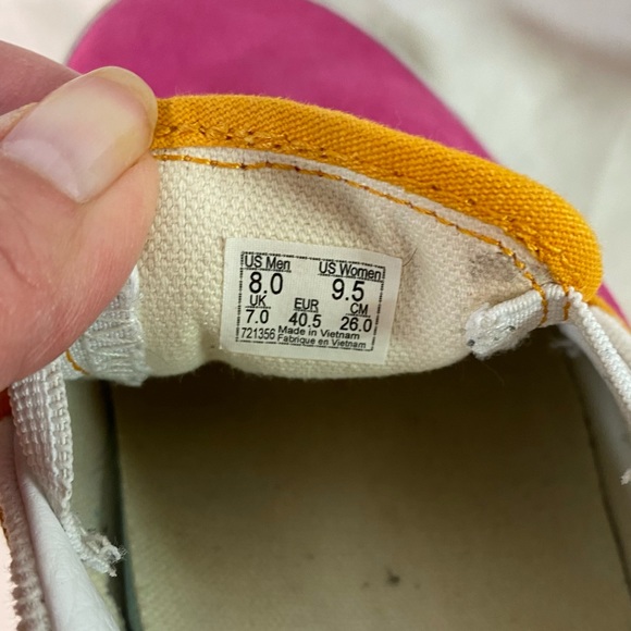 Vans Classic Slip-On Platform Color Block
Sneaker P Mini Cord Multi/White Sz 9.5 - Picture 5 of 10